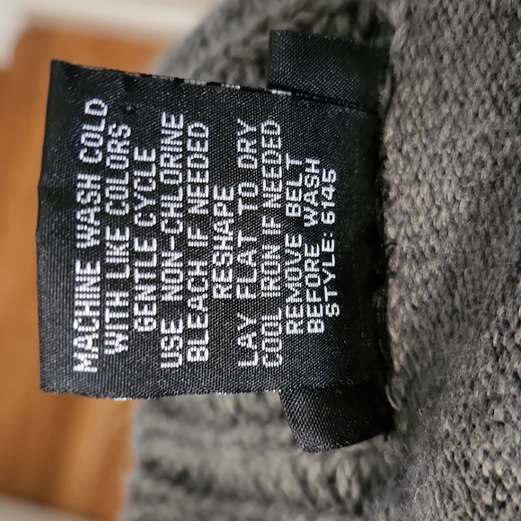 Women's Belted Sweater - Picture 3 of 3